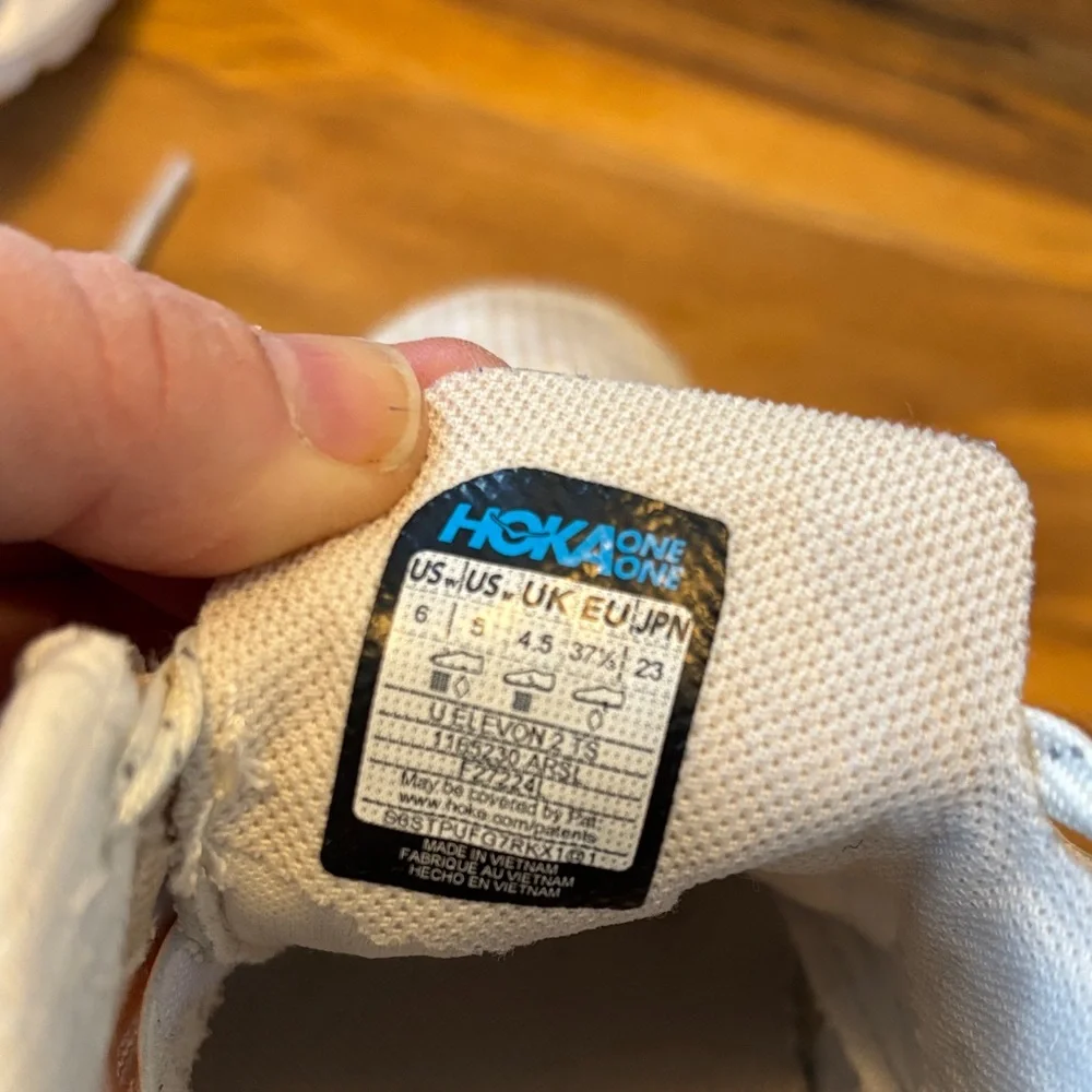 Hoka Neutral Trainer in Beige with Orange Accents 6M - Picture 7 of 7